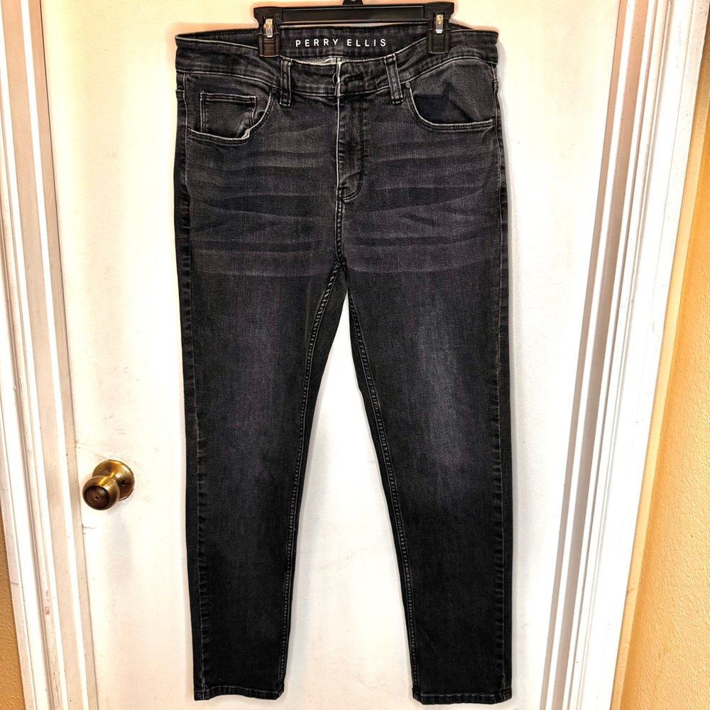 Perry Ellis Men's Black Skinny Fit Stretch Straight Jeans